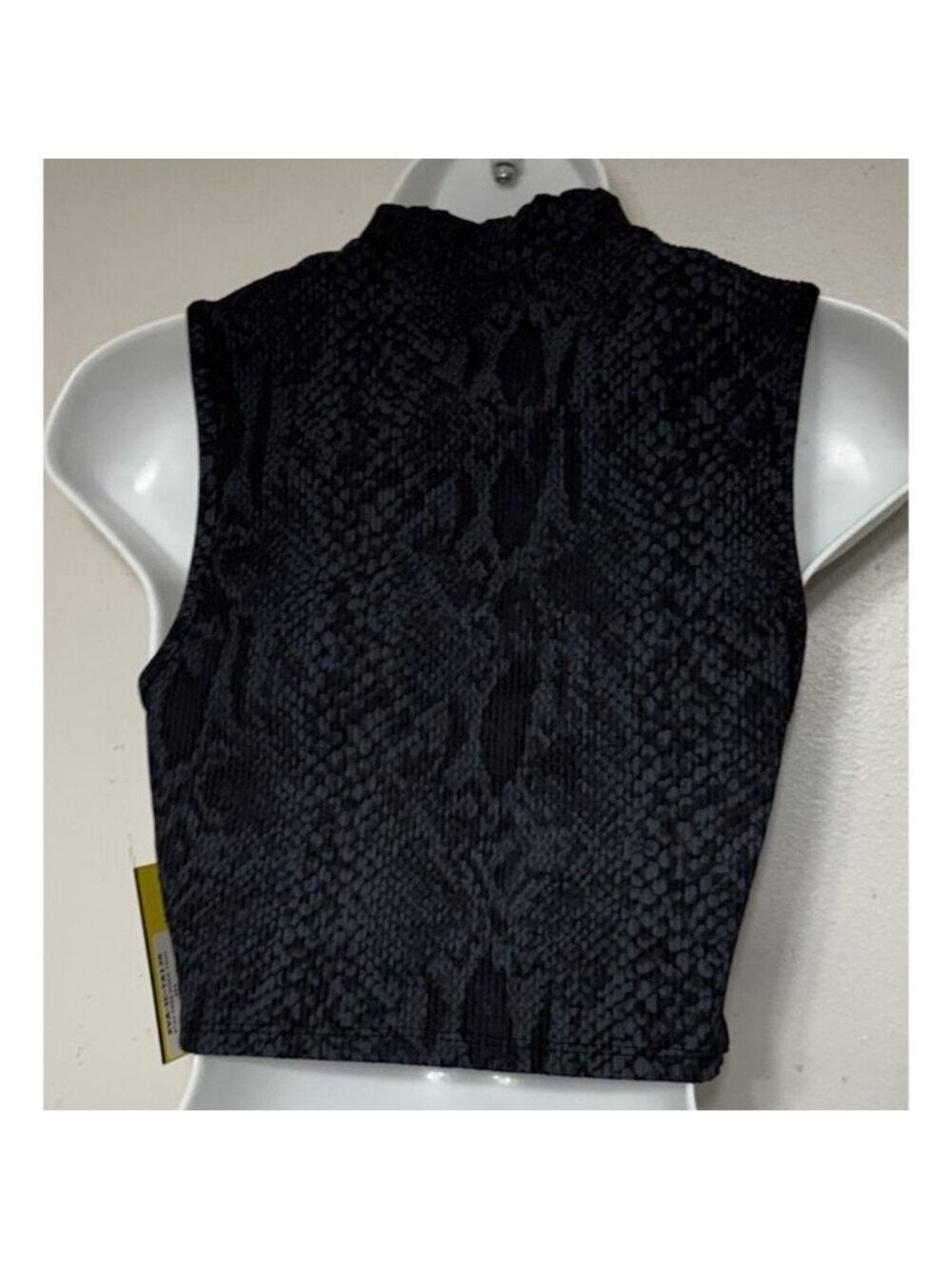 Eleven Stay Free Mock Neck Tank Women’s Small Crop NEW - Picture 5 of 6